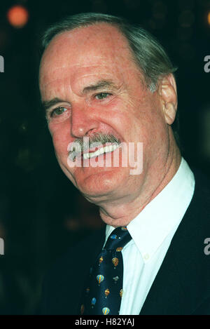 JOHN CLEESE 'HARRY POTTER' LA FILM PREMIER LA USA 14 novembre 2001 Banque D'Images