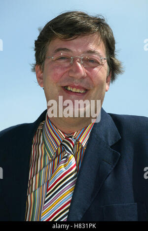 STEPHEN FRY FESTIVAL DE CANNES FESTIVAL DE CANNES CANNES FRANCE 17 Mai 2002 Banque D'Images