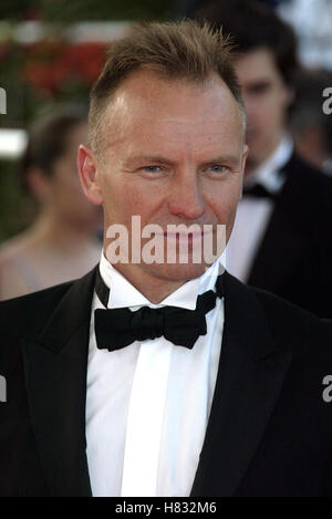 STING AU FESTIVAL DE CANNES 2002 FESTIVAL DU FILM DE CANNES CANNES FRANCE 17 Mai 2002 Banque D'Images