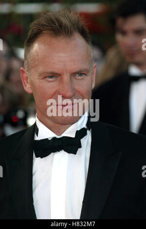 STING AU FESTIVAL DE CANNES 2002 FESTIVAL DU FILM DE CANNES CANNES FRANCE 17 Mai 2002 Banque D'Images