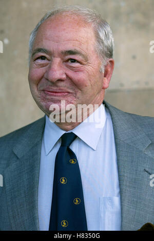 COLIN DEXTER JOHN THAW SERVICE COMMÉMORATIF ST MARTINS DANS LE DOMAINE Londres Angleterre 04 Septembre 2002 Banque D'Images