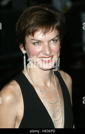 FIONA BRUCE NATIONAL TV AWARDS au Royal Albert Hall Kensington Londres Angleterre 15 octobre 2002 Banque D'Images