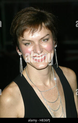 FIONA BRUCE NATIONAL TV AWARDS au Royal Albert Hall Kensington Londres Angleterre 15 octobre 2002 Banque D'Images