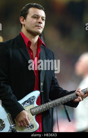 JAMES BRADFIELD PAYS DE GALLES V ITALIE FOOTBALL MATCH MILLENNIUM STADIUM Cardiff au Pays de Galles le 16 octobre 2002 Banque D'Images