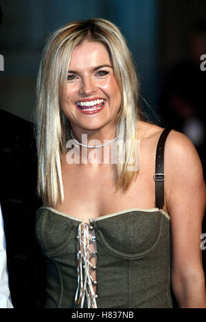 KATY HILL MEURS UN AUTRE JOUR (JAMES BOND) PREMIERE LONDON Royal Albert Hall Londres Angleterre 18 Novembre 2002 Banque D'Images
