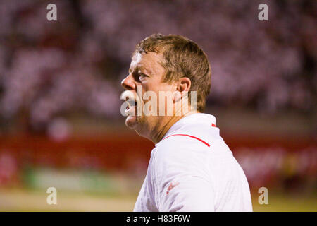 Sep. 18, 2009 ; Fresno, CA, USA ; fresno state bulldogs entraîneur en chef pat hill au cours du quatrième trimestre par rapport à la Boise State broncos à bulldog stadium. boise state défait fresno state 51-34. Banque D'Images