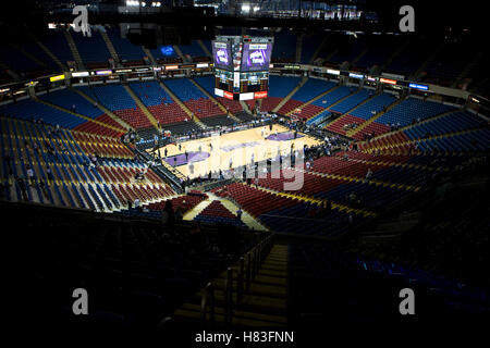 Le 27 novembre 2009, Sacramento, CA, USA ; l'intérieur de l'ARCO Arena avant le match entre les New Jersey Nets et les Sacramento Kings. Sacramento a battu New Jersey 109-96. Banque D'Images