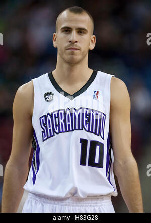 29 novembre, 2009 ; Los Angeles, CA, USA ; Sacramento Kings guard Sergio Rodriguez (10) au cours du deuxième trimestre contre la Nouvelle Orléans Hornets à l'ARCO Arena. Sacramento a défait la Nouvelle-orléans 112-96. Banque D'Images