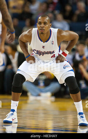 29 octobre, 2010 ; Oakland, CA, USA ; Los Angeles Clippers guard Randy Foye (4) au cours du deuxième trimestre contre les Golden State Warriors à l'Oracle Arena. Les guerriers défait les Clippers 109-91. Banque D'Images