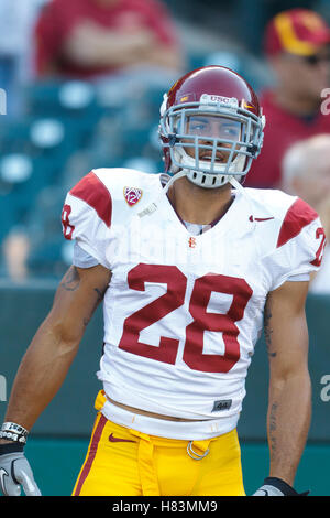 Oct 13, 2011 ; San Francisco, CA, USA ; southern California trojans running back dillon Baxter (28) se réchauffe avant le match contre les california Golden Bears à at&t park. le sud de la Californie La Californie défait 30-9. Banque D'Images