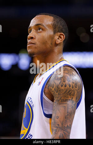 15 févr. 2012 ; Oakland, CA, États-Unis ; Golden State Warriors tirating Guard Monta Ellis (8) lors d'un arrêt en jeu contre les Portland Trail Blazers pendant le troisième trimestre à Oracle Arena. Portland défait l'État d'or 93-91. Banque D'Images