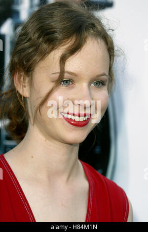 THORA BIRCH MEN IN BLACK II PREMIERE LOS ANGELES MANN VILLAGE THEATRE WESTWOOD LOS ANGELES USA 26 Juin 2002 Banque D'Images