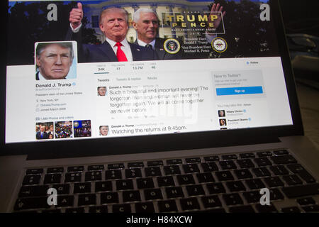 9 novembre 2016 présidentielles américaines. élire Donald J. Trump envoie un message twitter après sa victoire électorale contre Hilary Clinton pour devenir le 45e président des Etats-Unis © amer ghazzal/Alamy live news Banque D'Images