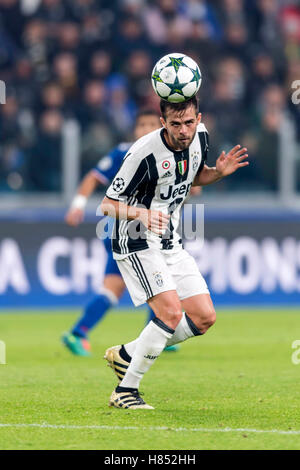 Torino, Italie. 2e Nov, 2016. Code Pjanic (Juventus) Football/Football : Ligue des Champions Groupe H match entre la Juventus FC 1-1 Olympique Lyonnais au Juventus Stadium à Turin, Italie . (Photo Maurizio Borsari/AFLO) Banque D'Images