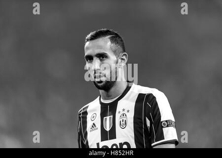 Torino, Italie. 2e Nov, 2016. Medhi Benatia (Juventus) Football/Football : Ligue des Champions Groupe H match entre la Juventus FC 1-1 Olympique Lyonnais au Juventus Stadium à Turin, Italie . (Photo Maurizio Borsari/AFLO) Banque D'Images