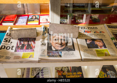 Barcelone, Espagne. 10 Nov, 2016. La victoire de l'DonaldTrump 2016 élections présidentielles américaines, documenté sur la couverture de la presse espagnole, Barcelone, novembre 2016. Credit : deadlyphoto.com/Alamy Live News Banque D'Images