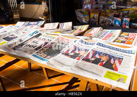 Barcelone, Espagne. 10 Nov, 2016. La victoire de Donald Trump de la 2016 élections présidentielles américaines, documenté sur la couverture de la presse espagnole, Barcelone, novembre 2016. Credit : deadlyphoto.com/Alamy Live News Banque D'Images