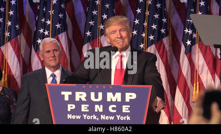 L'atout de Donald qu'il fait son discours d'acceptation à New York après sa victoire à devenir il 45e président des États-Unis. Banque D'Images