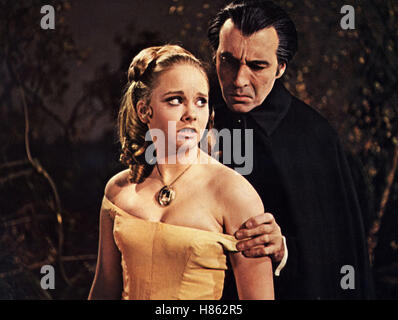 Wie schmeckt Das Blut von Dracula ?, (LE GOÛT DU SANG DE DRACULA) GO 1969, Regie : Peter Sasdy, LINDA HAYDEN  + CHRISTOPHER LEE Banque D'Images