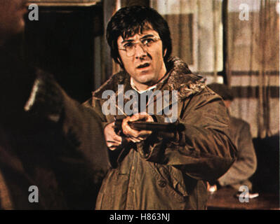 Wer Gewalt sät, (les chiens de paille) GO 1971, Regie : Sam Peckinpah, Dustin Hoffman, Ausdruck : brille, le Gewehr, Parka Banque D'Images