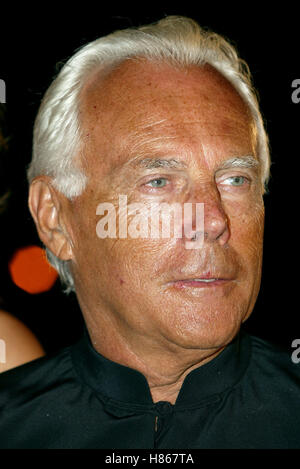 GIORGIO ARMANI ENTRE INCONNUS PREMIERE FESTIVAL DU FILM DE VENISE Venise ITALIE 30 Août 2002 Banque D'Images