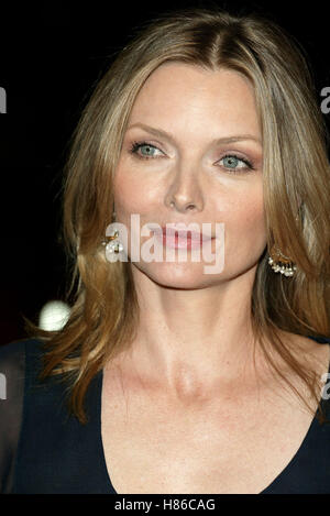 MICHELLE PFEIFFER FILM WHITE OLEANDER PREMIERE GRAUMANN'S CHINESE THEATRE HOLLYWOOD LOS ANGELES USA 08 Octobre 2002 Banque D'Images