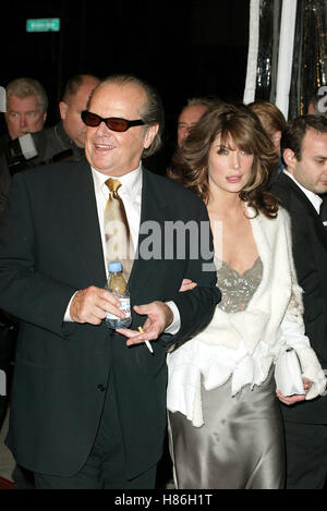 JACK NICHOLSON & Lara Flynn Boyle A PROPOS DE SCHMIDT LA PREMIERE ACADEMY OF MOTION PICTURE ARTS & SCIENCES LA BEVERLY HILLS 12 Dec Banque D'Images