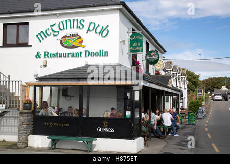 McGanns Pub à Doolin, Clare, Irlande Banque D'Images