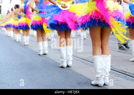 Joli sur le carnaval de majorettes du tambour, détail Banque D'Images