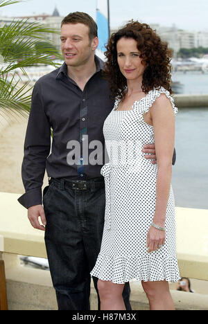 SAMUEL LE BIHAN & ANDIE MACDOWELL PROMOUVOIR LEUR FILM LE DERNIER SIGNE DU FESTIVAL DE CANNES 2003 CANNES FRANCE 17 Mai 2003 Banque D'Images