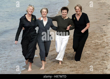 CHRIS HARPER Helen Mirren JULIE WALTERS & ANNIE CLARKE FESTIVAL DE CANNES 16 Mai 2003 Banque D'Images