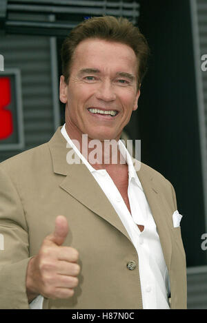 ARNOLD SCHWARZENEGGER FESTIVAL DU FILM DE CANNES CANNES FRANCE 17 Mai 2003 Banque D'Images