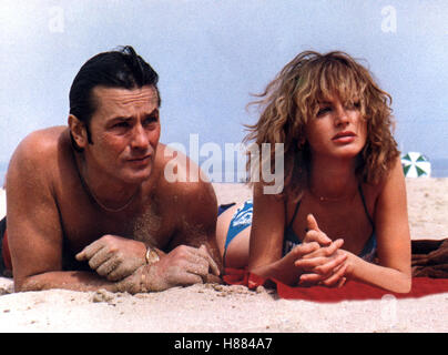 Killer stellen sich nicht vor, (TROIS HOMMES UN ABANDONNER) F 1980, Regie : Jacques Deray, Alain DELON, DALILA DI LAZZARO, Ausdruck : Strand, Paar Banque D'Images