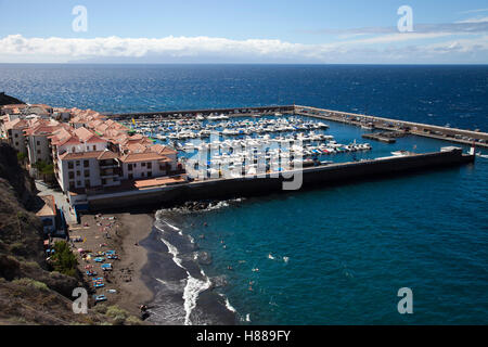 Los Gigantes village beach et port, l'île de Tenerife, Canaries, Espagne, Europe de l'archipel Banque D'Images