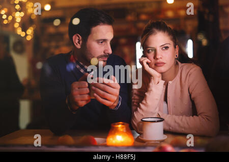 Triste couple having a conflits et problèmes de rapport Banque D'Images