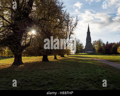 St Marys Church à Studley Royal sur un Après-midi d'automne Ripon Yorkshire Angleterre Banque D'Images