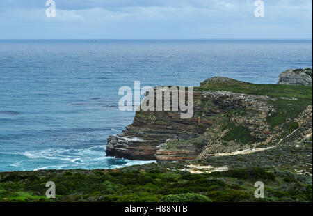 Afrique du Sud : vue panoramique sur le Cap de Bonne Espérance paysage dans la réserve de la pointe rocheuse sur la côte atlantique de péninsule du Cap Banque D'Images