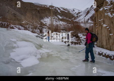 Rivière gelée au Ladakh Banque D'Images