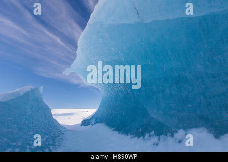 Formations de glace dans le Glacier Fjallsárlón Lagoon, le lac glaciaire en hiver, l'Islande Banque D'Images