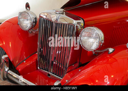 Vue avant de rouge 1953 MG Midget TD Banque D'Images