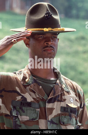 Kriegsfuß auf mit Grandes Payne, (MAJOR PAYNE) USA 1995, Regie : Nick Castle, DAMON WAYANS, Ausdruck : Tarnanzug salutieren, uniforme, Banque D'Images