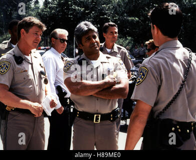 Chips '99, (CHIPS '99) USA 1998, Regie : Jon Cassar, Larry Wilcox, Erik Estrada, uniforme, Nachts An Der Anlagestelle der Ausdruck : Banque D'Images