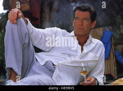 Von der Schneider, Panama (LE TAILLEUR DE PANAMA) USA-IRL 2001, Regie : John Boorman, Pierce Brosnan, Ausdruck : verre, Entspannung Banque D'Images