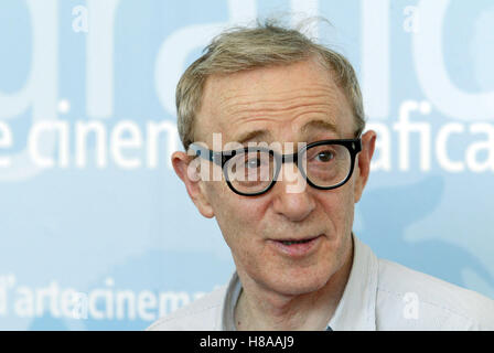 WOODY ALLEN N'IMPORTE QUOI D'AUTRE PHOTOCALL 60ème FESTIVAL DU FILM DE VENISE ITALIE 27 Août 2003 Banque D'Images