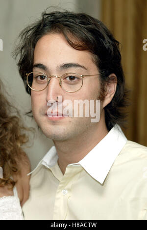 SEAN LENNON MOCA AWARD FOR DISTINGUISHED W Regent Beverly Wilshire Hotel LOS ANGELES LA USA 25 Septembre 2003 Banque D'Images