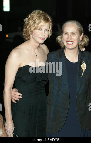 MEG RYAN & JANE CAMPION DANS LA COUPE LA PREMIERE FILM ACADEMY OF MOTION PICTURES BEVERLY HILLS LA USA 16 Octobre 2003 Banque D'Images