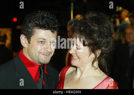 ANDY SERKIS & LORRAINE ASHBOURNE SEIGNEUR DES ANNEAUX : LE RETOUR WESTWOOD LOS ANGELES USA 03 décembre 2003 Banque D'Images