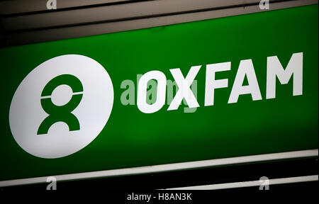 Logo das der Marke "Oxfam", Berlin. Banque D'Images