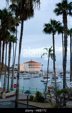 L'Avalon Ballroom / Casino sur Catalina Island à l'aube. Catalina est au large des côtes de Californie du Sud. Banque D'Images