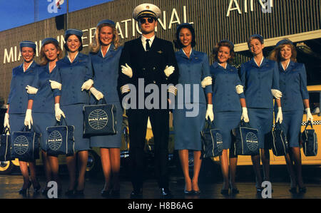 Arrête-moi si tu peux (CATCH ME IF YOU CAN) USA 2002, Regie : Steven Spielberg, Leonardo di Caprio, clé : uniforme, pilote, hôtesse de l'air, PanAm Banque D'Images